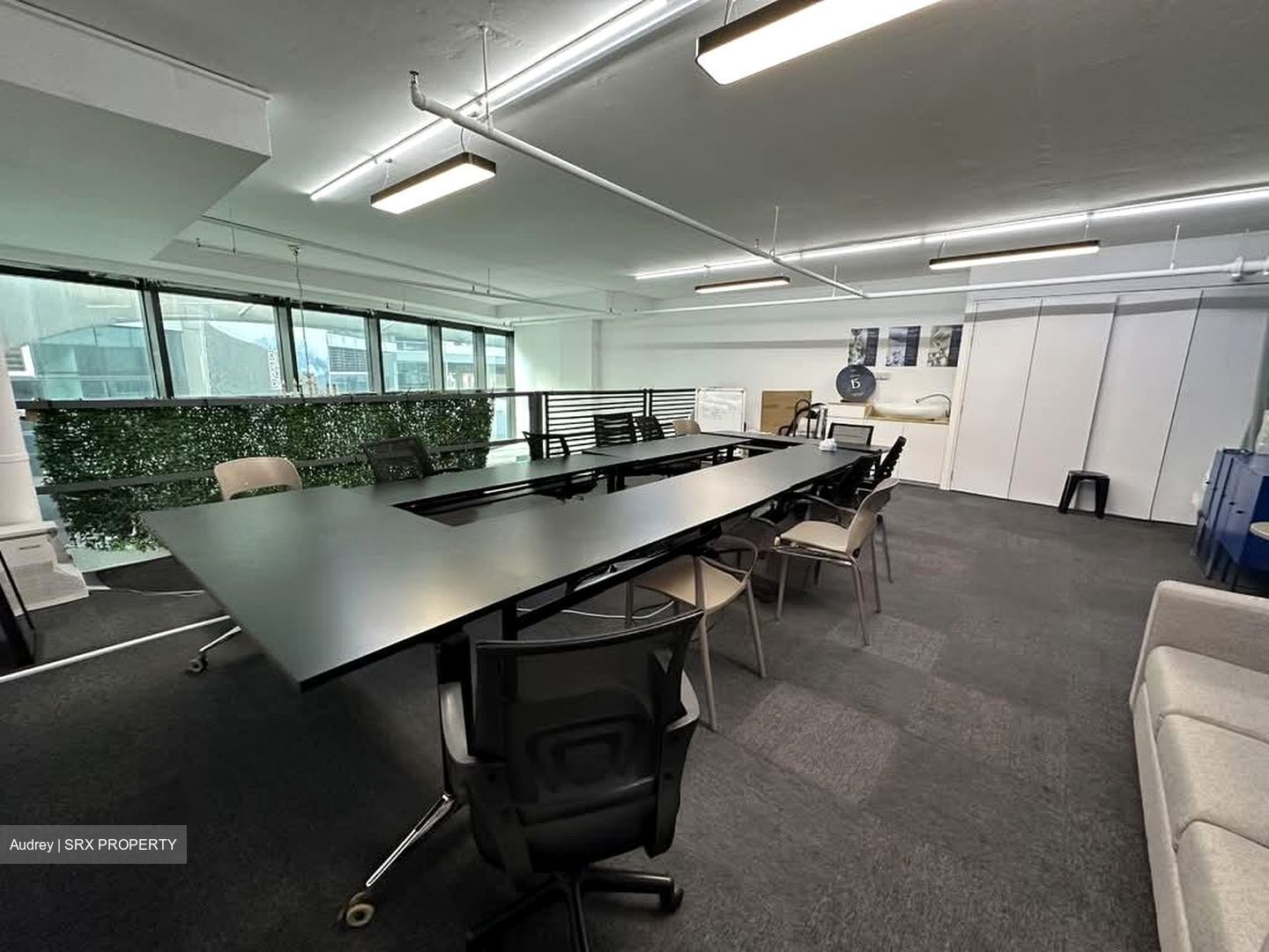 Oxley Bizhub (D14), Office #549022571